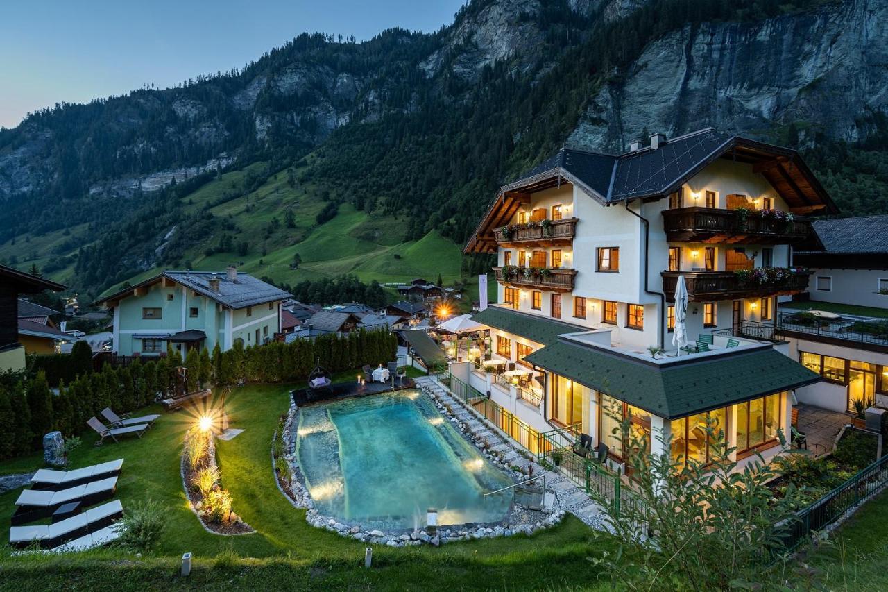 Naturhotel Huettenwirt Im Grossarltal Hüttschlag エクステリア 写真