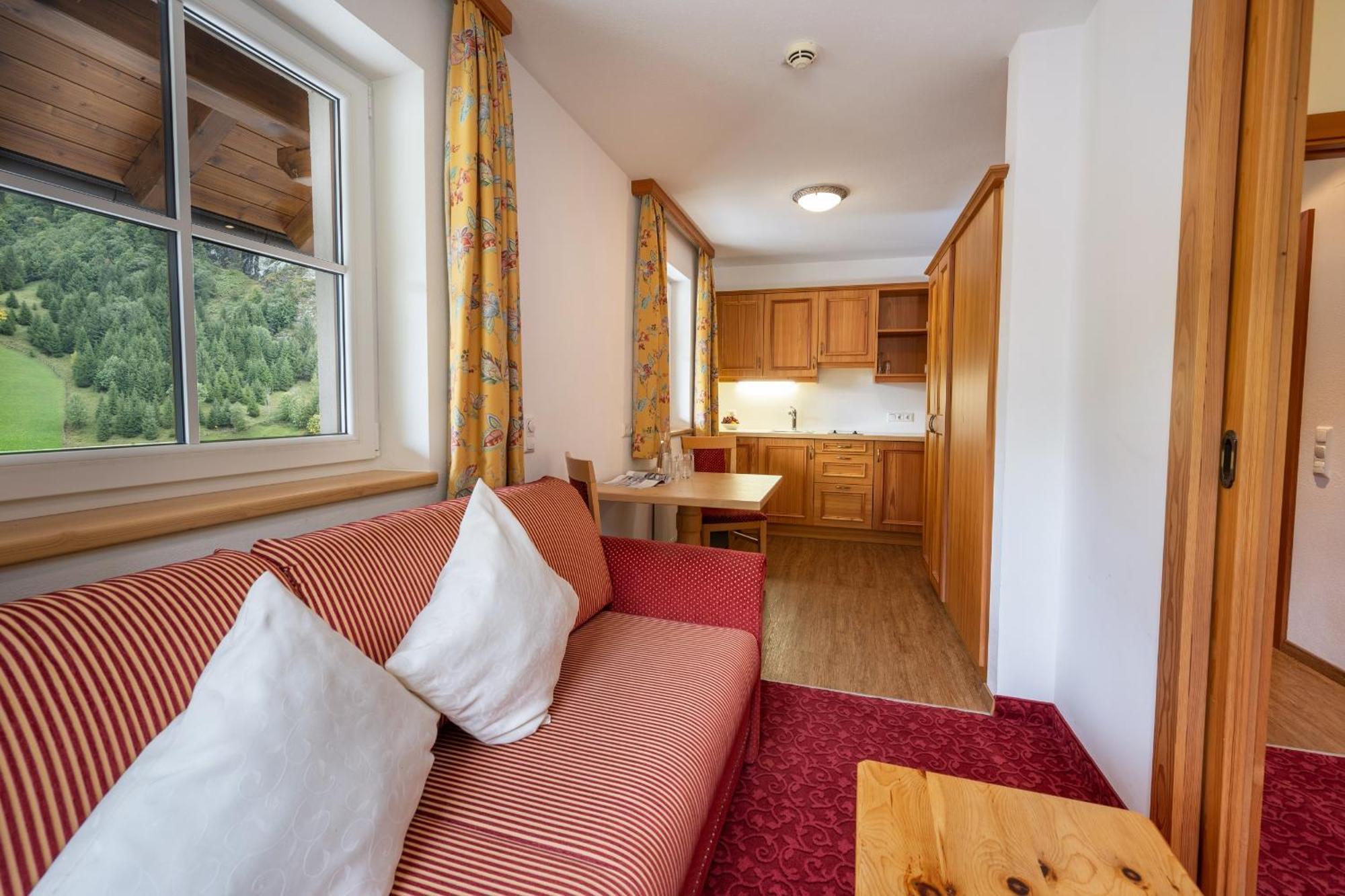 Naturhotel Huettenwirt Im Grossarltal Hüttschlag エクステリア 写真